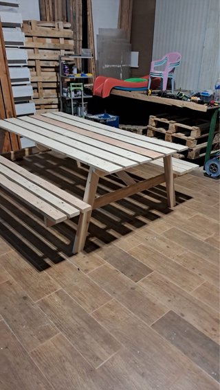 Mesa picnic madera con bancos a medida