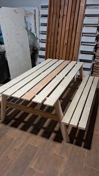 Mesa picnic madera con bancos a medida