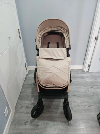 Cochecito bebé Amore beige y marrón