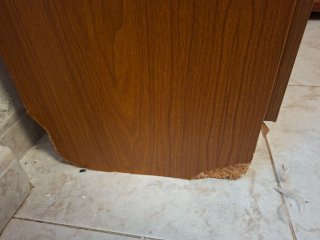 Zapatero de madera con cajón y puertas