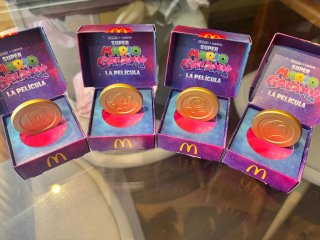 Set completo de 4 Monedas Super Mario Galaxy.