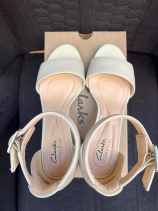 Sandalias Clarks Beige Tacon