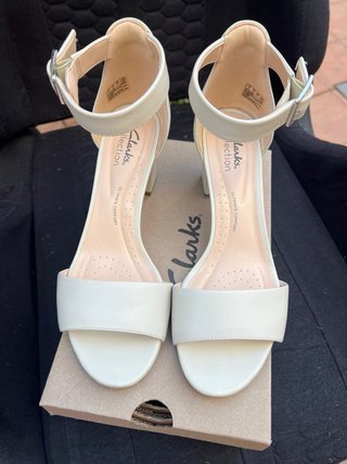 Sandalias Clarks Beige Tacon