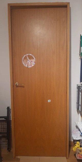 Puerta de madera maciza