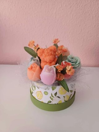 Velas decorativas de pareja y flores