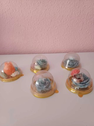 Velas decorativas de pareja y flores