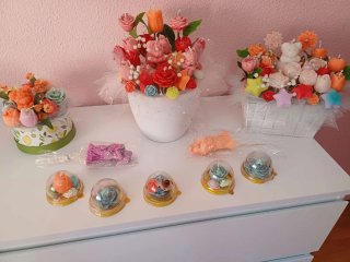 Velas decorativas de pareja y flores