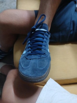 Adidas Spezial Azul Marino con pie incluido