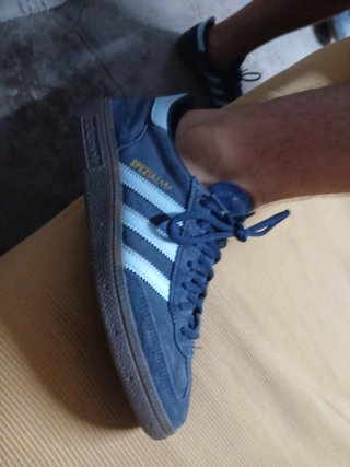 Adidas Spezial Azul Marino con pie incluido