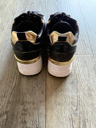Zapatillas Michael Kors Negras y Doradas Talla 37