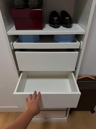 Armario IKEA PAX con cajones y accesorios – Excele
