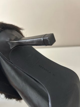 Botas Bershka pelo negras y marrones