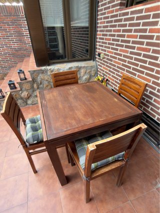 Conjunto mesa y sillas Banak