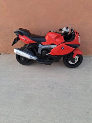 Moto Infantil BMW K1300S Roja No tiene cargador