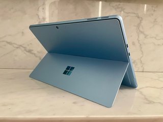 Microsoft Surface Pro 9 i5 256GB + Teclado y Ratón