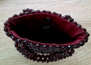Mini bolso Gap de piedras granate y seda.Italia.
