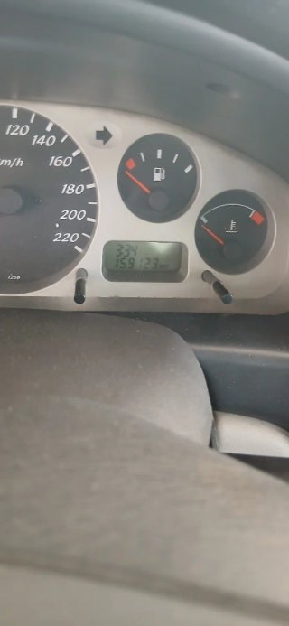 Nissan Almera 2001