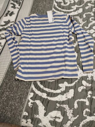 Camiseta negra manga larga niño con etiquetas