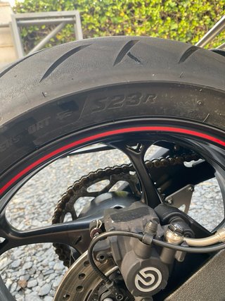 Triumph Street Triple 765 RS Blanca