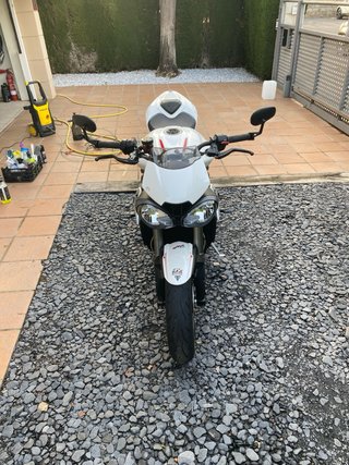 Triumph Street Triple 765 RS Blanca