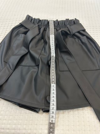 Falda pantalón de piel sintética Talla 14, nueva