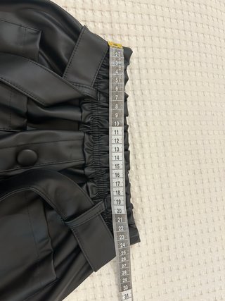 Falda pantalón de piel sintética Talla 14, nueva