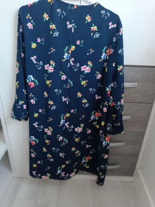 Vestido Zara Basic floral azul talla M