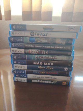 PS5 (PlayStation 5) + 2 Mandos + 17 Juegos