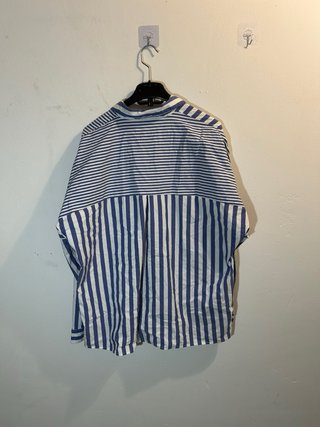 Camisa Bershka rayas azul y blanco Talla L