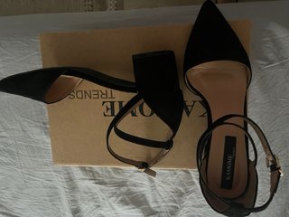 Zapatos de ante negros KAMOME