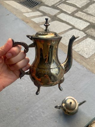Juego de té de alpaca y jarras de cristal y plata