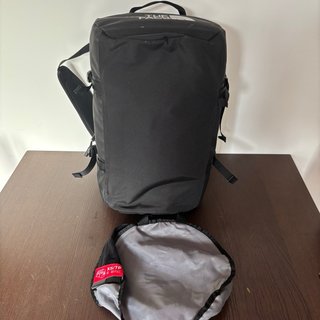 The North Face Duffel XS Negra