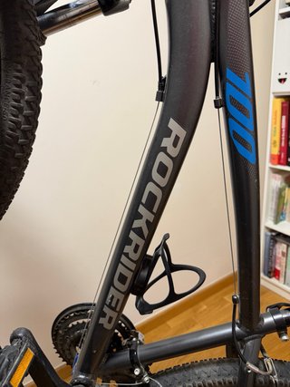Bicicleta Rockrider ST 100 CFG 27.5 con pie 90º