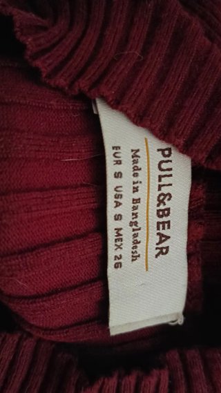 Jersey burdeos cuello alto