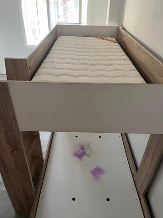 Cama litera con armario y escalera