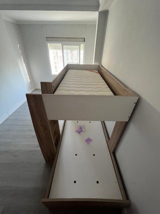 Cama litera con armario y escalera