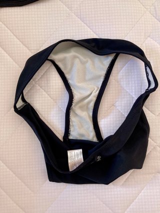 Bikini negro con flores