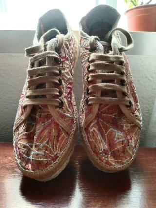 Zapatillas mujer bordadas