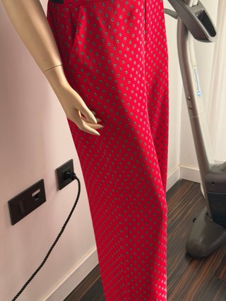 Pantalón ancho Mango rojo estampado