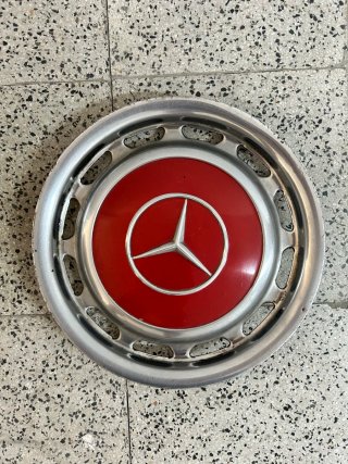 Tapacubos Mercedes Clásico Rojo