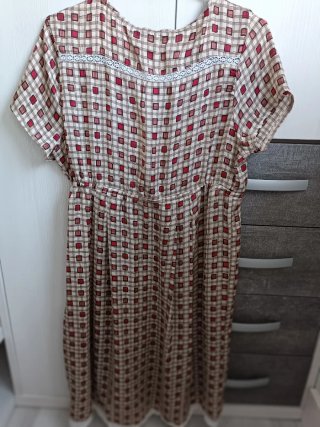Vestido ligero encaje beige y rojo
