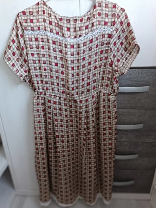 Vestido ligero encaje beige y rojo