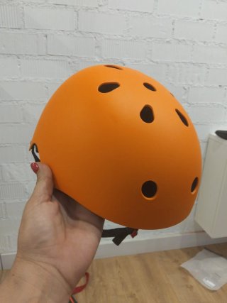 Casco naranja bici niño