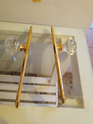 Tiradores de cristal dorados para puerta