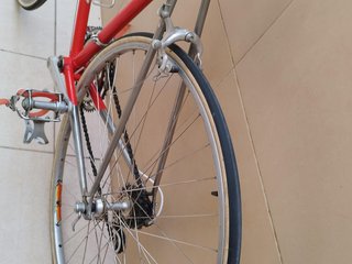 Bicicleta Clásica de Carretera Roja