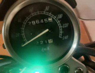 Moto Suzuki Cruiser Negra