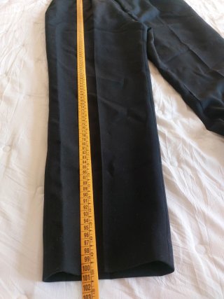Pantalón de vestir negro con cinturón ancho