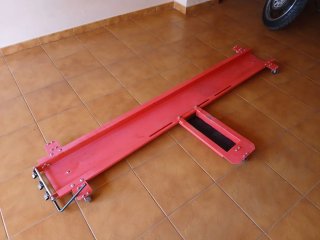 Plataforma para moto roja