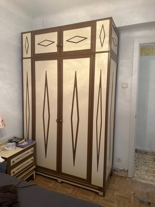 Armario vintage madera beige y marrón