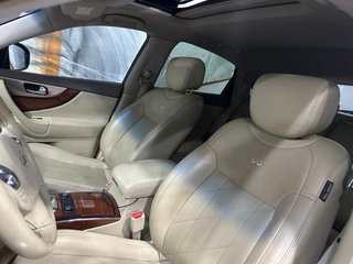 Infiniti FX30 2011